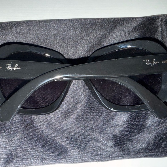 Ray-Ban Jackie Ohh II sunglasses, specifically model RB 4098.